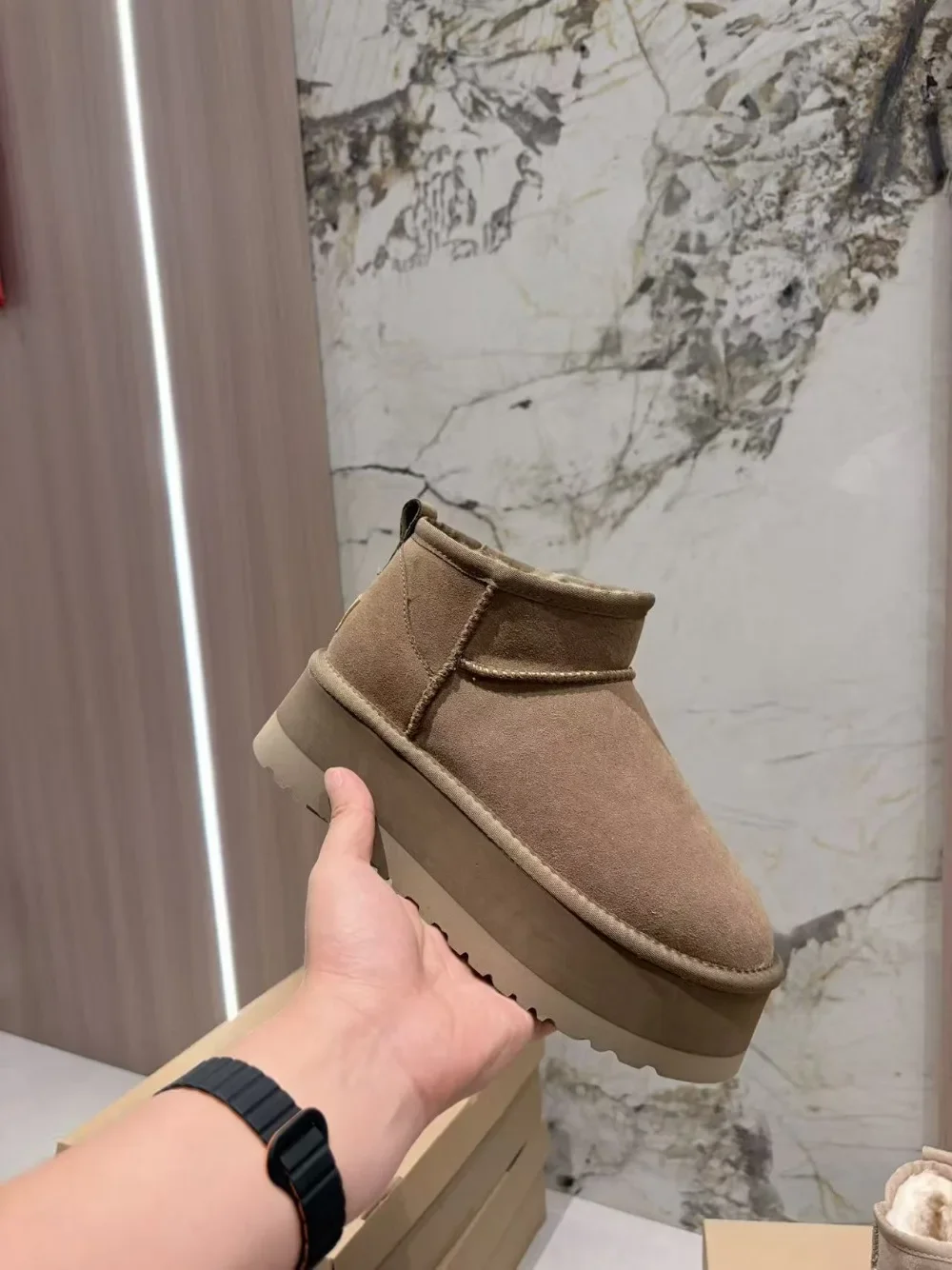 Damen-Schuhe aus verdickter, warmer Baumwolle, neue, rutschfeste, kurze Stiefel mit dicker Sohle und erhöhter Absatzhöhe, vielseitige, bequeme Schneestiefel. – Detail 6