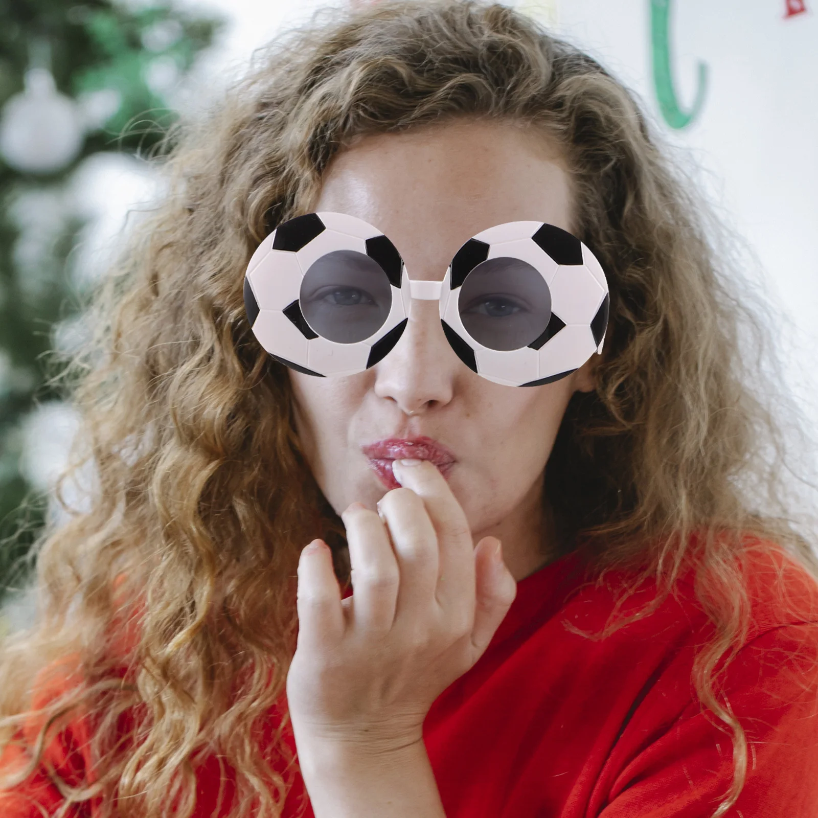 

2Pcs Soccer Glasses Football Style Lightweight Plastic Party Eyewear Portable Funny Photo Props Soccer Ball Party Supplies