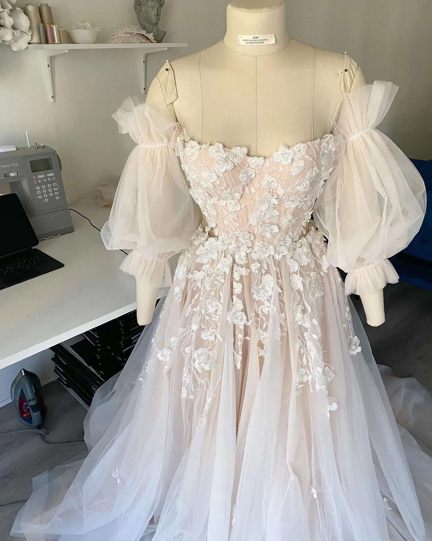 Robes de mariée en dentelle brodée sur mesure, manches longues, chérie rose, fleurs de tulle, nickel é de patients, tout ce qui est sur mesure