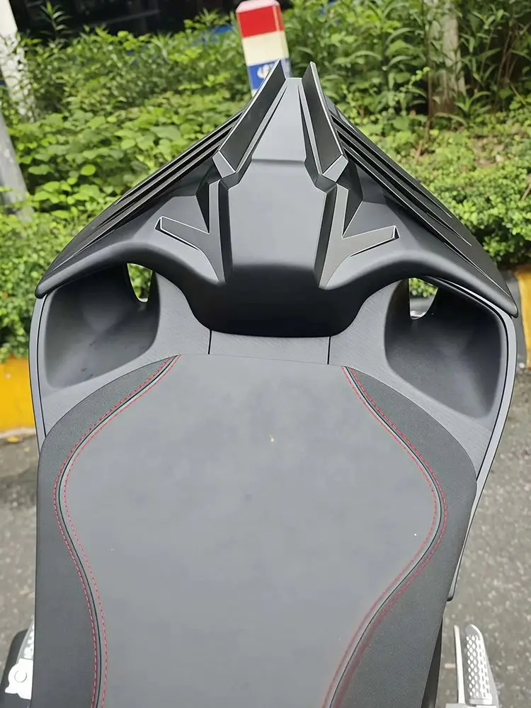Convient pour QJMOTOR SRK800RR SRK600RS SRK 800RR SRK 600RS srk600rs nouveau couvercle de siège de passandre arrière de moto Section arrière carénage vache