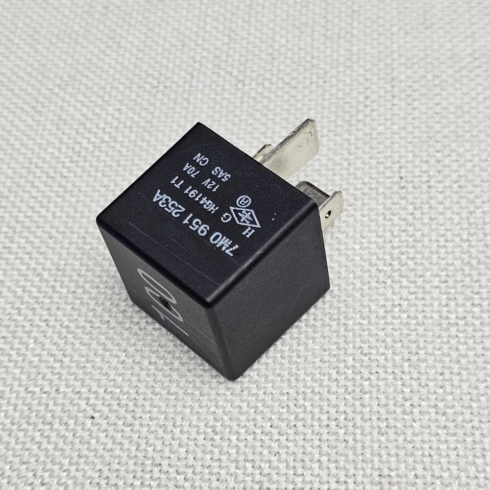 

#100 Close Contact Multi Function Relay 7M0951253A For VW Golf Jetta Passat CC For Audi A4 A6 A8 Q5 Octavia Toledo 7M0 951 253 A