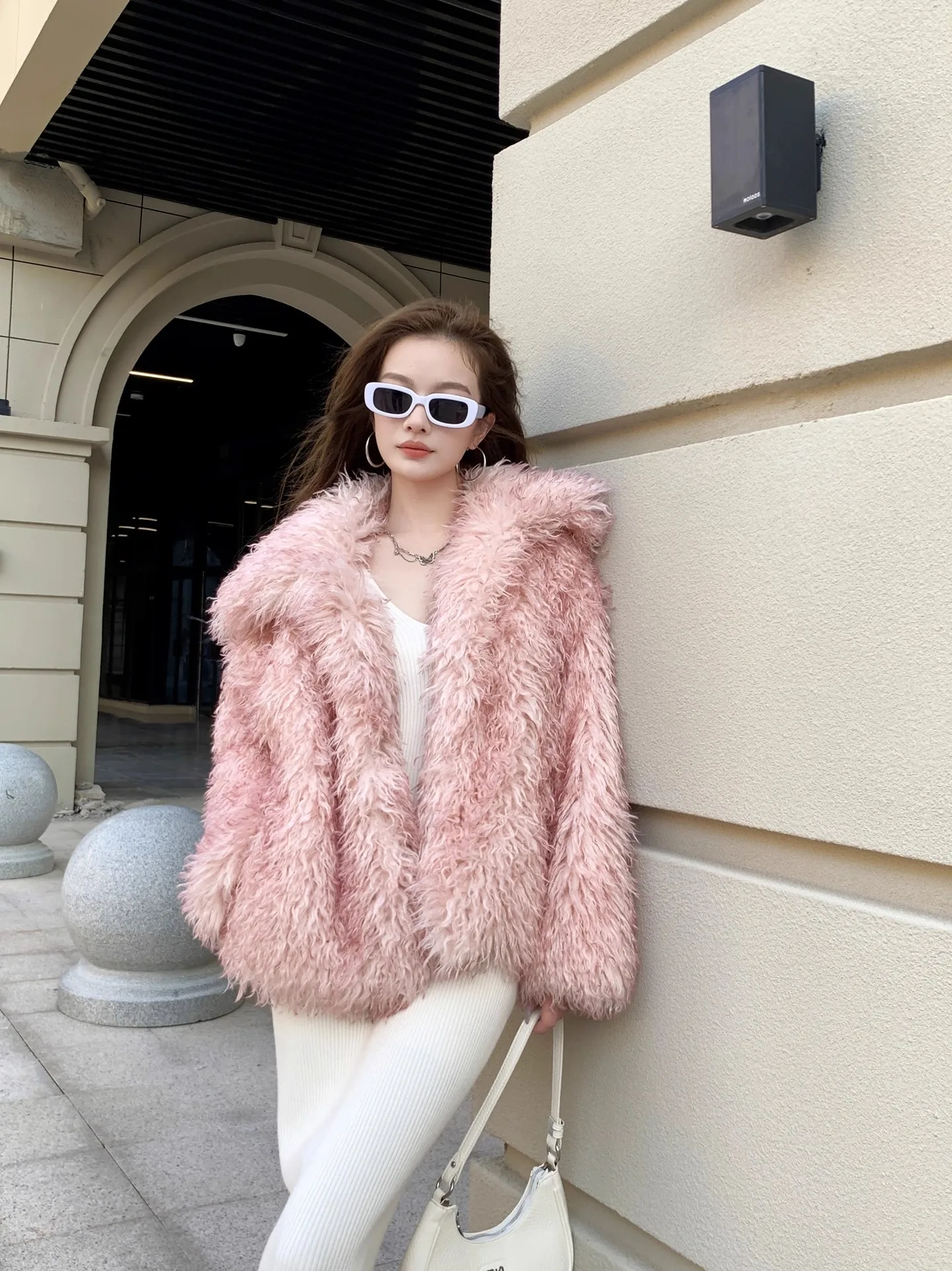 New Pink Niche Pointed-point Faux Fur C oat Short Suit Lapel Jacket for Women in Autumn and Winter