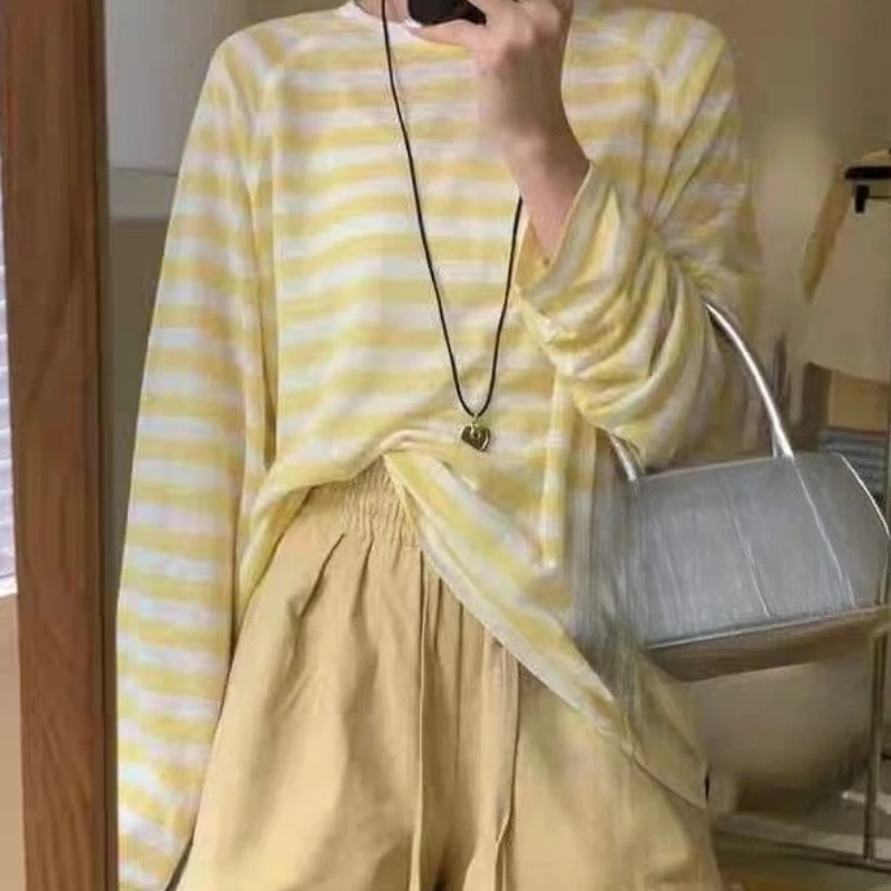 

Тонкая полосатая футболка с длинными рукавами, женская летняя новая корейская версия, рубашка с круглым вырезом и плечами, рубашка с кондиционером, топ