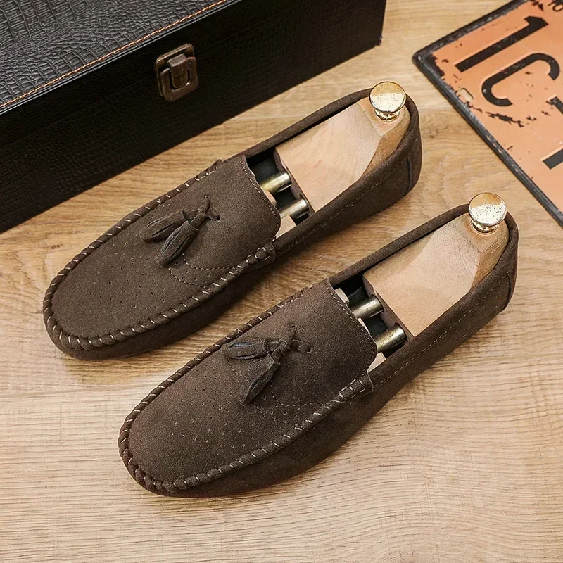 Fashion Suede Men Casual Shoes Comfortable Mens Loafers Breathable Slip-on Leather Driving Shoes Lazy Shoes Moccasins