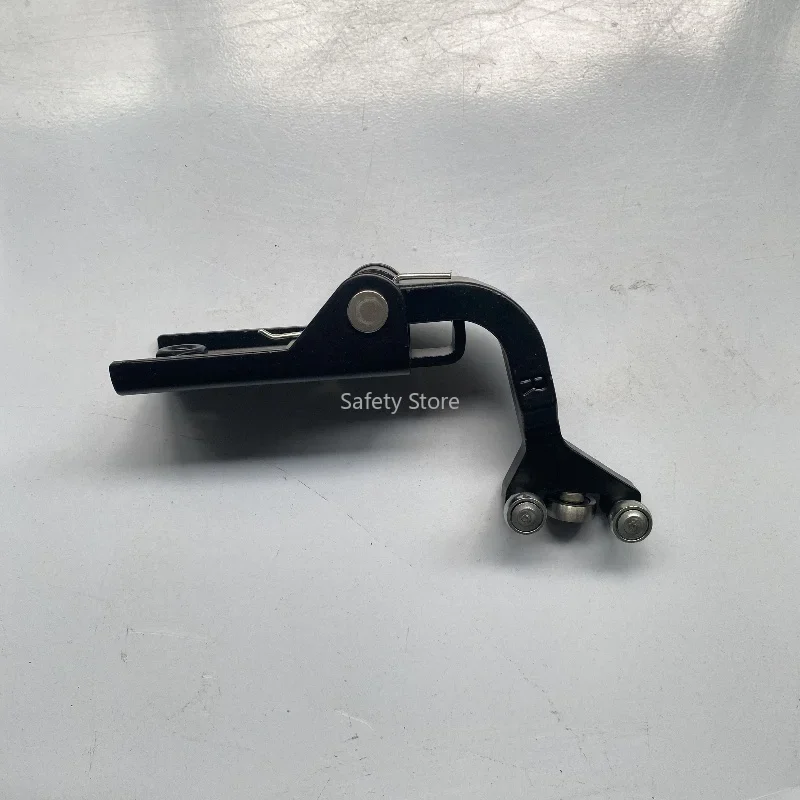 

Suitable for SAIC Maxus V80 middle door upper pulley, long and short middle door middle pulley, and lower pulley