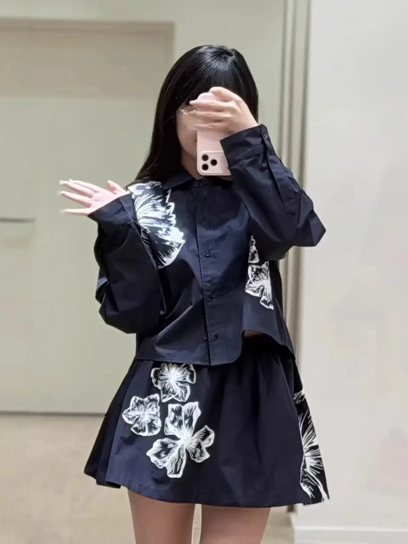 

Summer 2026 Women Floral Print Set Turn-down Collar Single Breasted Long Sleeve Shirt + High Waist A-Line Mini Skirt Suit