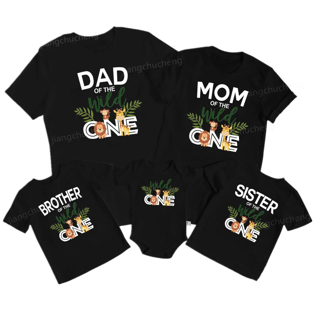 Wild One Family Matching Shirts Dad Mom Brother Sister Tshirt Baby Rompers Family Look 1st Jungle Safari Birthday Party Outfits