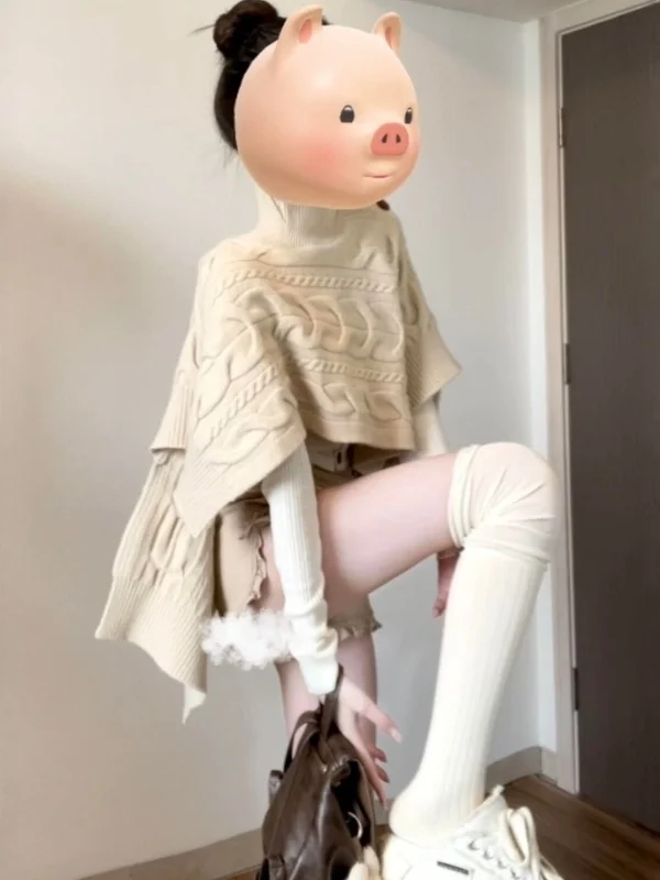 

Unique Design Sense Asymmetrical Cloak Shorts Two-Piece Set Elegant Spring Fashion Ensemble Comfortable High-Waisted Cotton
