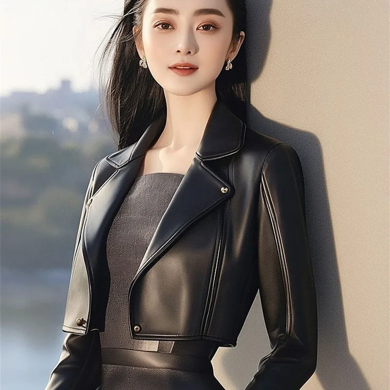 Giacca corta da donna in pelle stile coreano Cappotto in pelle lavabile di bell'aspetto Versatile cappotto da locomotiva primavera autunno 2026
