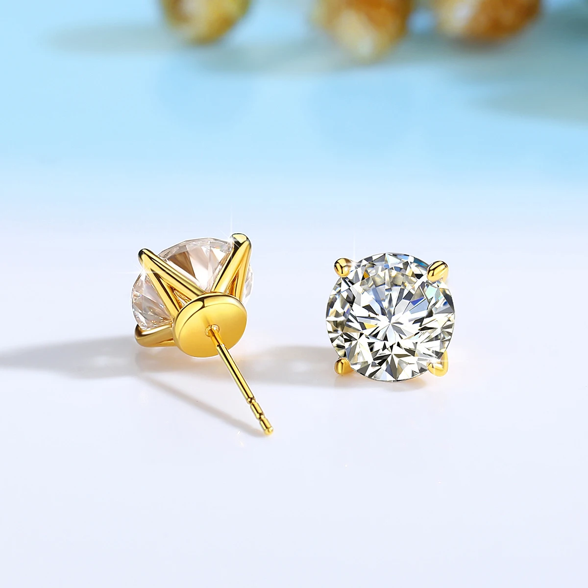 1pair 14K Gold Moissanite Stud Earrings for Women Simple Classical 4-Prong Lab Diamond Ear Stud Wedding Engagement Gift Jewelry