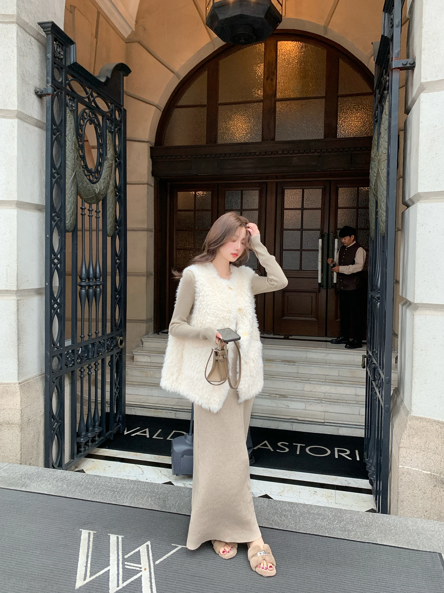 Cappotto di pelliccia ecologico autunnale e invernale da donna elegante e alla moda, gilet di pelliccia ispessito e caldo