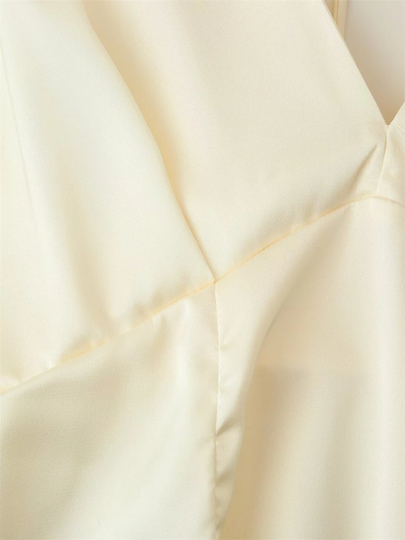 فستان نسائي جديد 2025 من الساتان برقبة على شكل حرف V مزين بالريش فستان أنيق للنساء