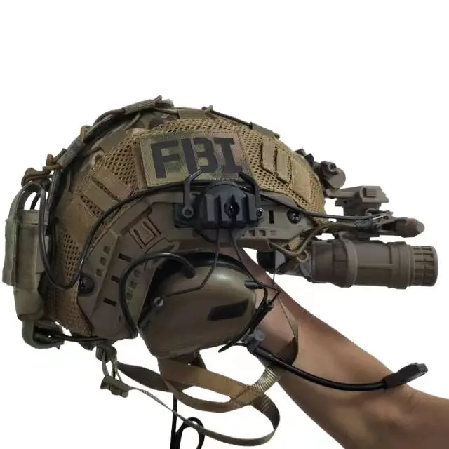 NONE Komplettes Outdoor-Set mit schnellem Helmdesign für taktische Ausrüstung, echte Cs-Helm-Körpergurt-Aufhängung für Personen