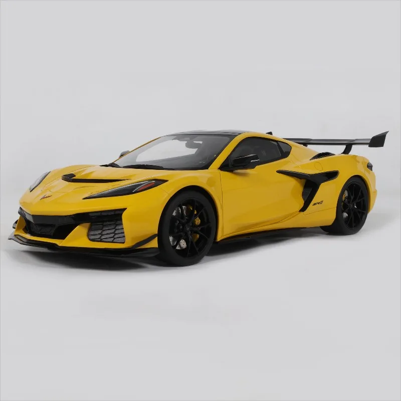 Modelo de Auto de Resina GT Spirit a Escala 1:18 CHEVROLET CORVETTE C8 ZR1