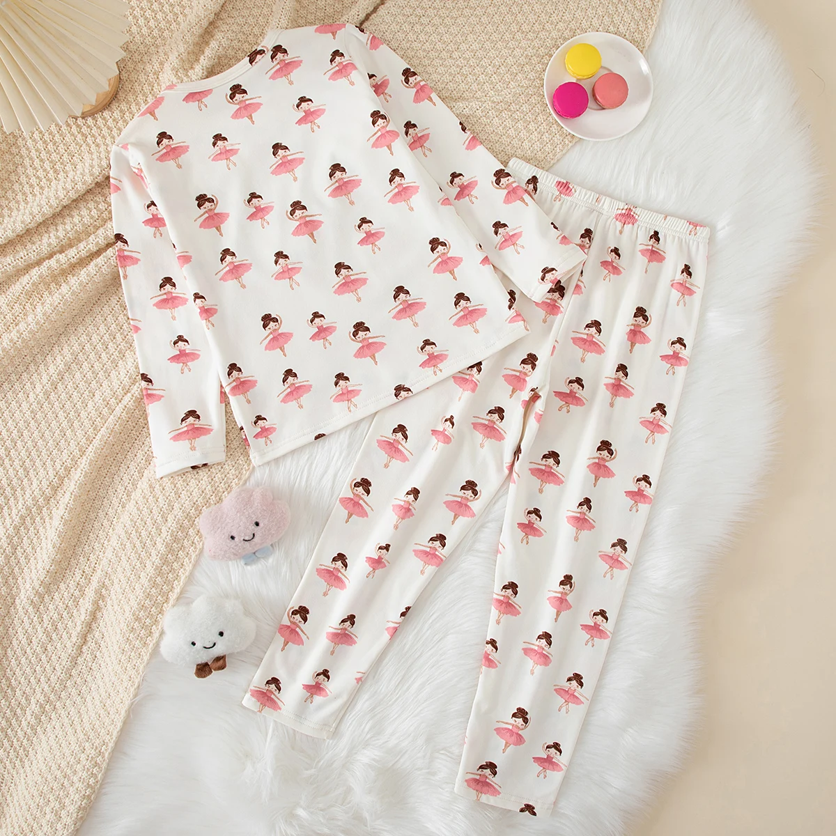 2-teiliger süßer und niedlicher warmer Anzug für Mädchen im Herbst und Winter, Kinder-Set mit langen Ärmeln und bedruckter Hose, Schlafanzug für Zuhause. – Detail 12