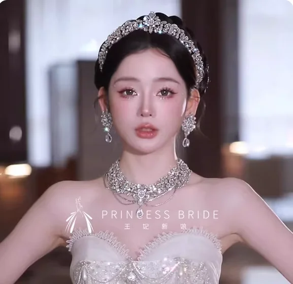 

Princess 2025 exquisite high-end rhinestone hairband Crown Earrings Necklace Master Wedding Dress Bride Princess Crown Headdress