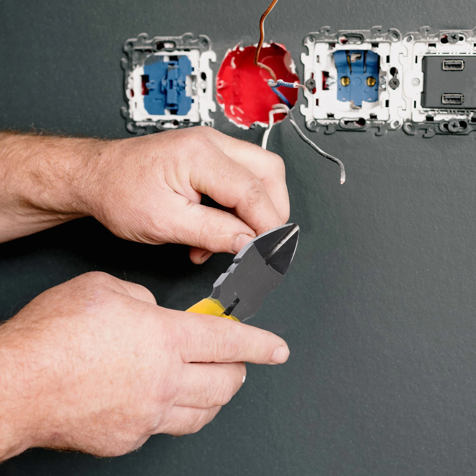 

Side Cutting Duty Carbon Steel Clamp Pliers Flush Wire Pliers Cutter For Electrical Repair Wire Stripping Hand Tool