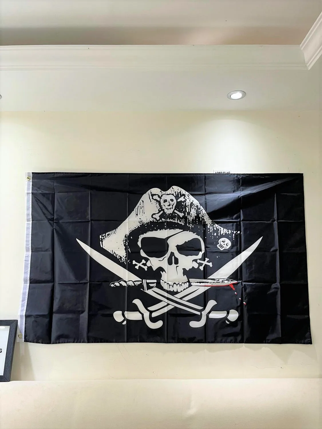 

90X150cm Huge Jolly Roger Pirate Flag Polyester Skull And Cross Crossbones Sabres Swords Pirate Flags For Decoration Activity