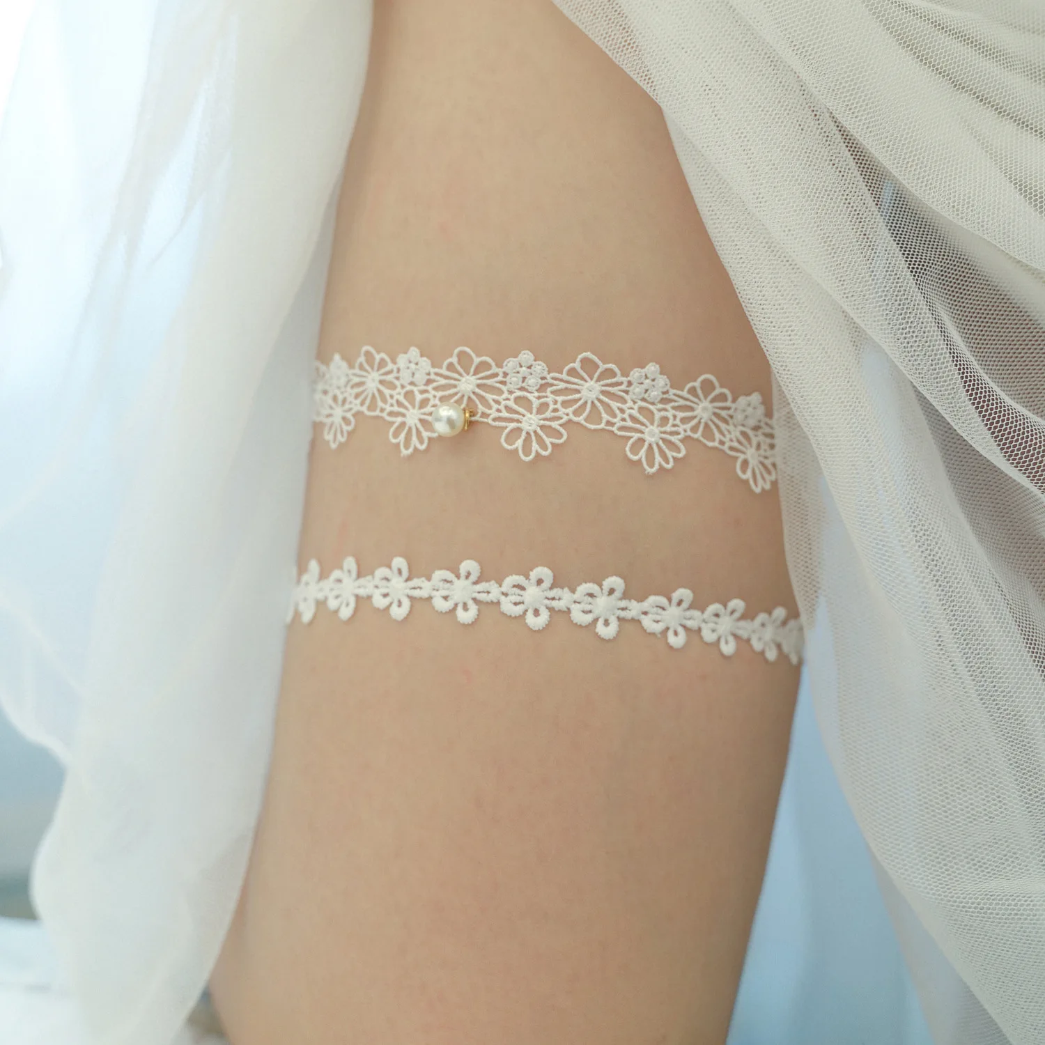 2Pcs Women White Wedding Stocking Garter Belt Girl Bridal Lace Pearls Leg Ring Loop For Princess Cosplay Wedding Party