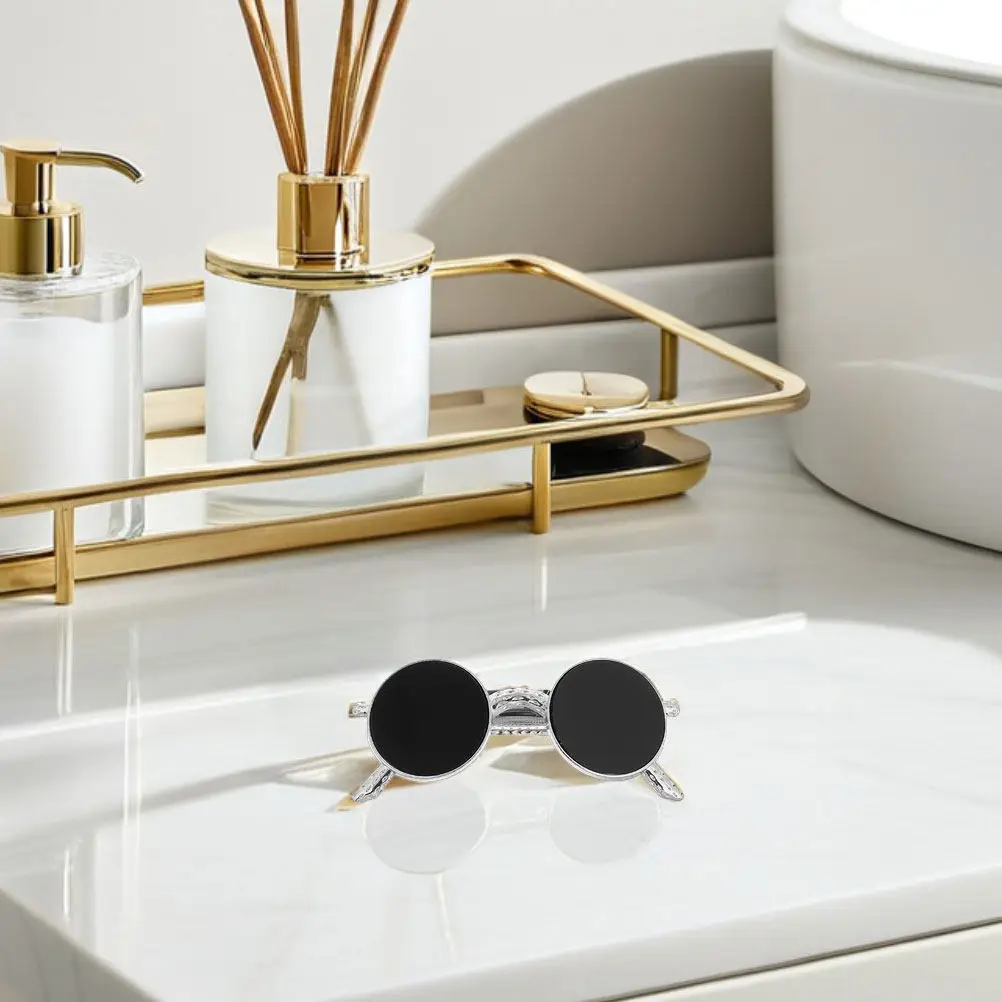 

2Pcs Sunglasses Hair Clips Black Quirky Metal Spring Clip for Secure Hold Stylish Hair Accessories Creative Eyeglass Hairpins