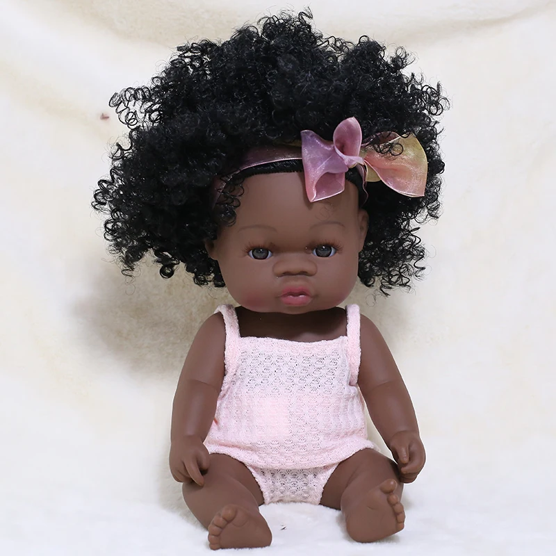 Muñeca Bebé Negra De Vinilo Suave De 14 Pulgadas | Realista Con Cabello Rizado Y Vestido Verde | Extremidades Articuladas