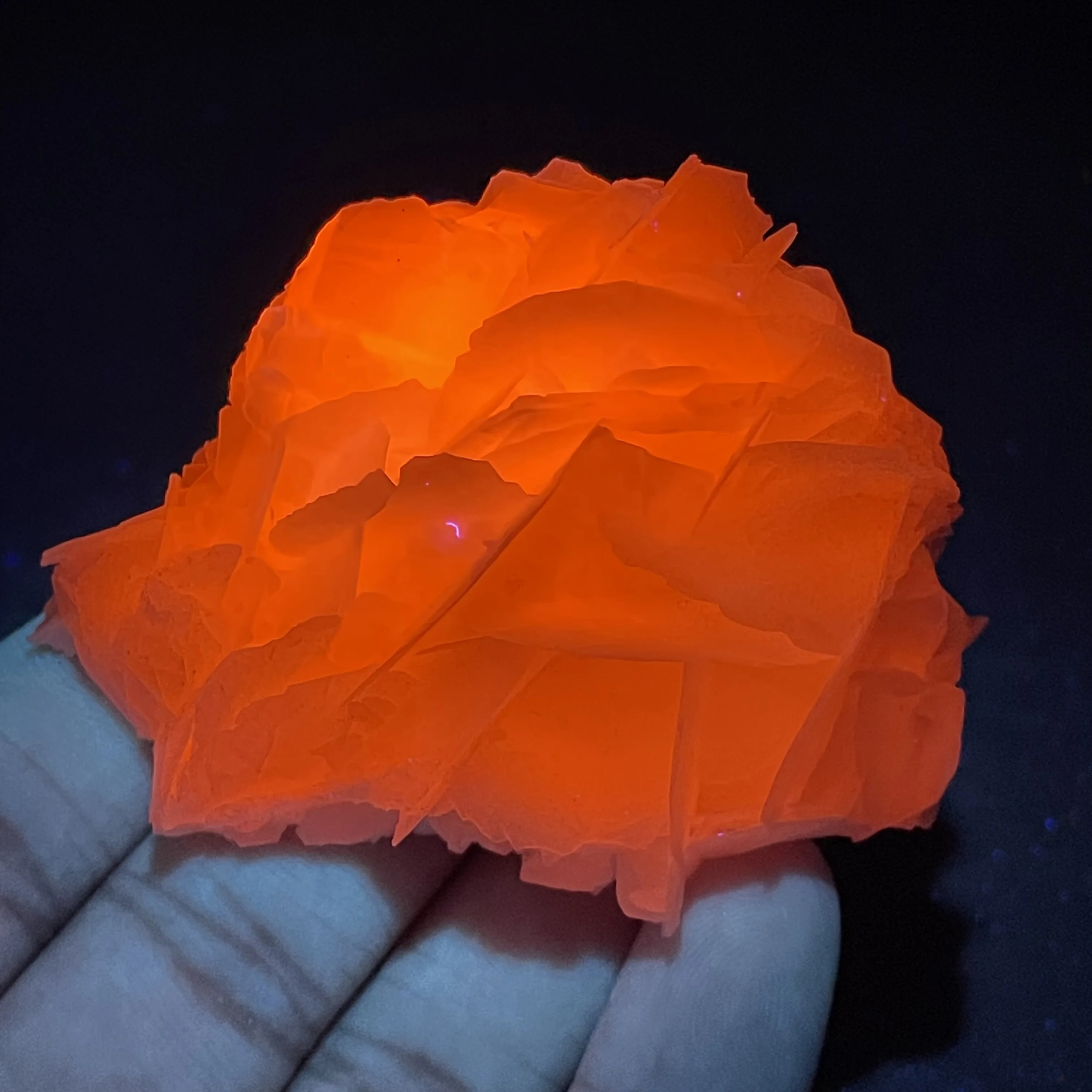 

BEST! 100% natural Fluorescent Flaky calcite mineral specimen stones and crystals healing crystals quartz