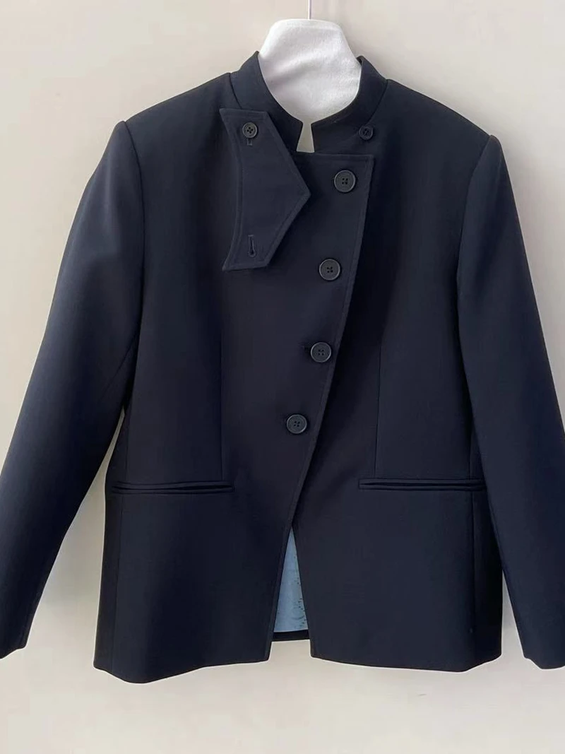 Black Jacket for Women Autumn 2025 Fashion Design Sense Diagonal Buckle Small Stand up Collar Short Jacket Jacket