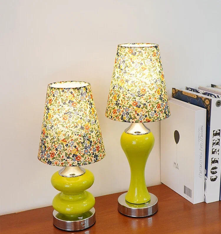 

Alyssa [Flower] French medieval printing desk lamp Bedroom pastoral design Living room side cabinet decorative bedside lamp