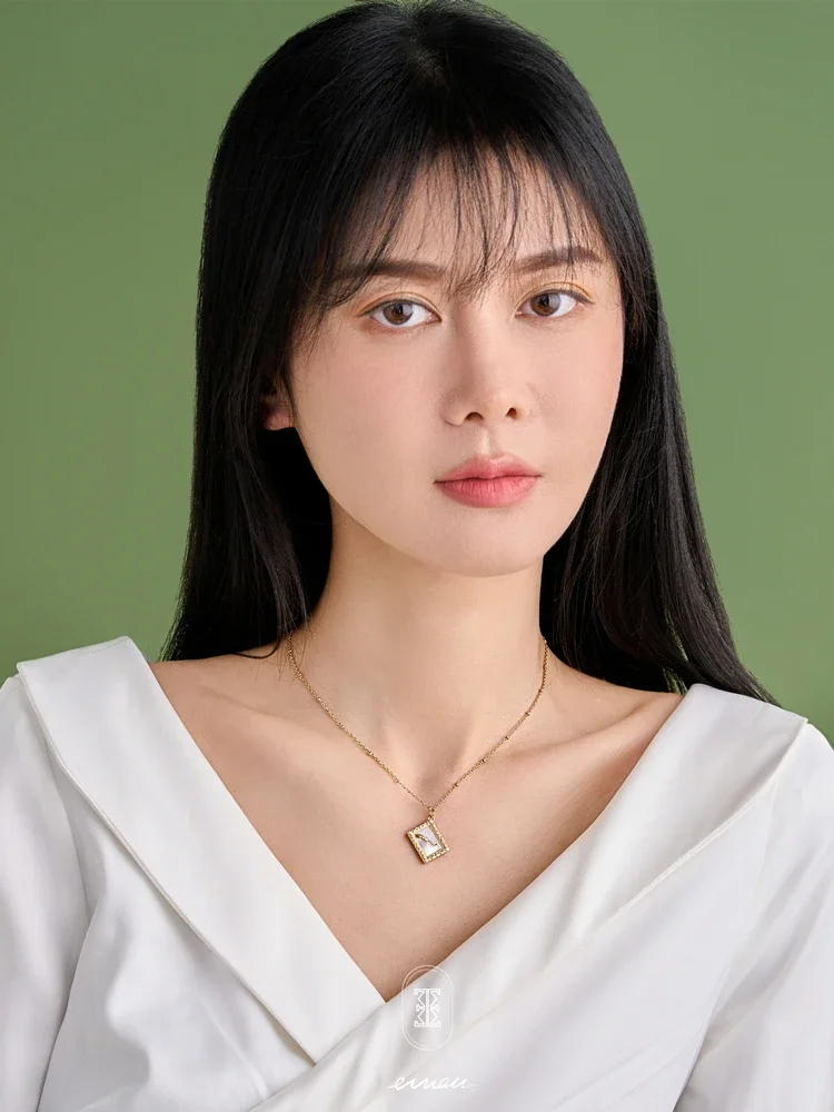 "Dream Of Leaky Light" Original Western Ball Roll Necklace Silver-plated Retro White Shell Medieval Wedding Collarbone Chain