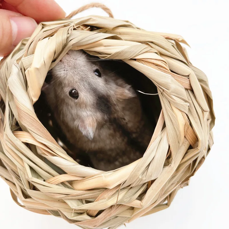 High-quality Forage Hand-woven Hamster Grass Nest Hamster Toy Tunnel Pet Grass Nest Grass House Soft and Skin-friendly