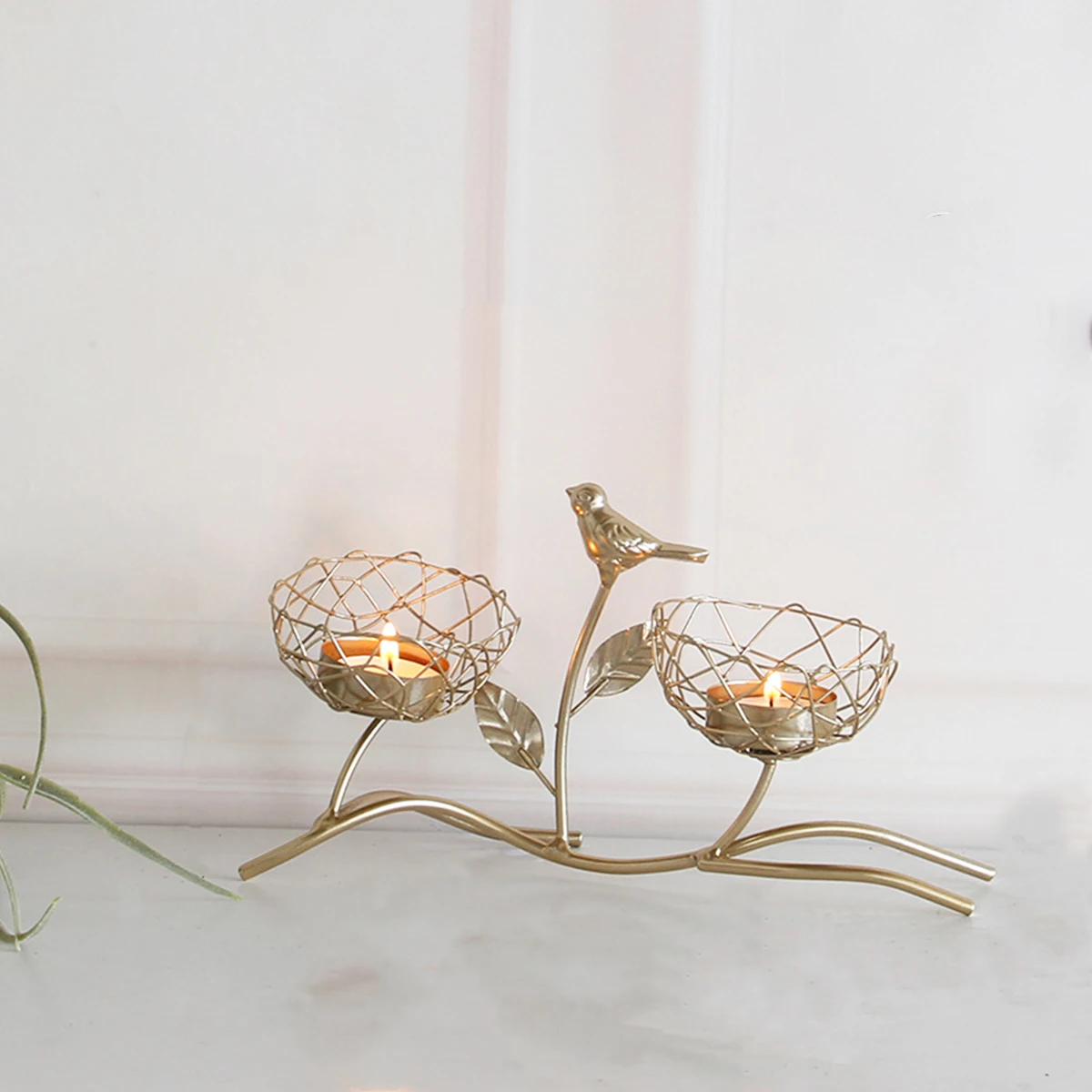 

1pcs Aromatherapy Candlestick Ornaments Nordic Style Iron Base Holder Desktop Decorative Birdcage Tree Branch Design