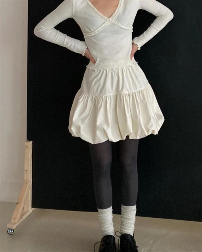 Koreański styl Urocza plisowana krótka spódniczka w jednolitym kolorze Bloom, Puff Skirt Design, Japanese Sweet Style