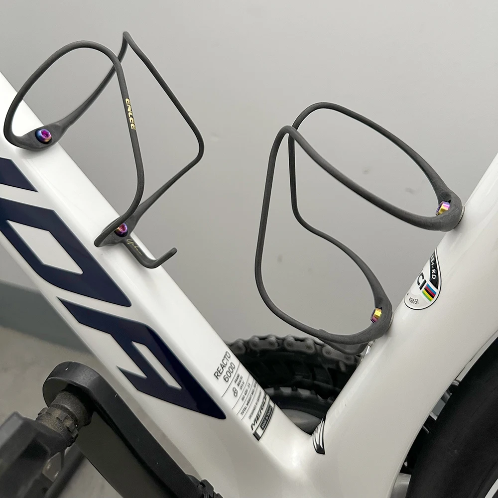 Ultra Cycling Gear - Tempat Botol Air Sepeda Serat Karbon