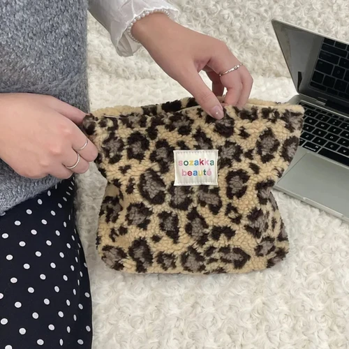 Imagen 1 del producto Bolsa de almacenamiento de cepillo de lápiz labial cosmético de viaje de felpa de invierno, Kit de aseo, regalo para mujer, bolsos de maquillaje, bolsa organizadora, bolsos de mano