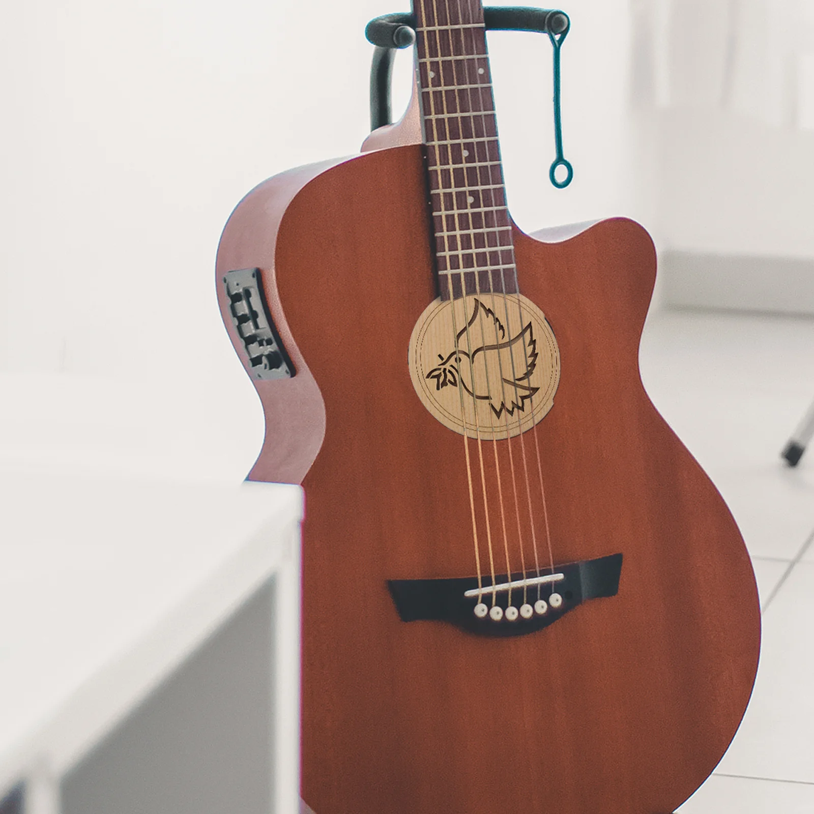 

Maple Wood Guitar Soundhole Cover Bird Design Feedback Reducer for 40 41 Inch Guitars Easy Install Remove Soundhole Cover