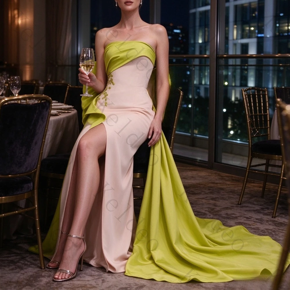 Customized Elegant Strapless Straight Evening Gowns with High Slit 3D Leaves Contrasting Colors Trailing Banquet Party Dresses