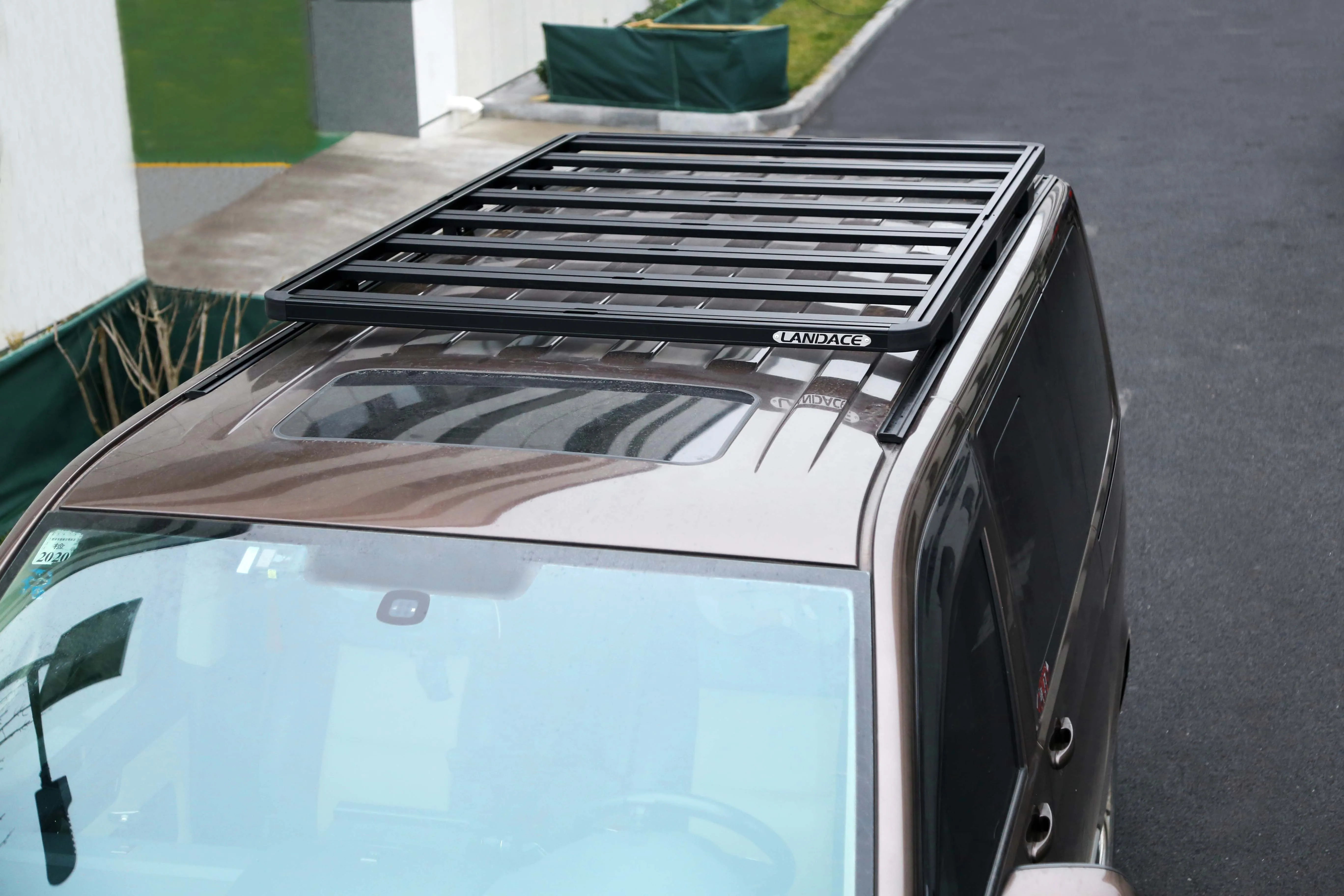 2024 New Roof General Luggage Frame Heavy-duty Cargo Roof Rack Basket Aluminum Alloy Top Roof Rack for Volkswagen Multivan