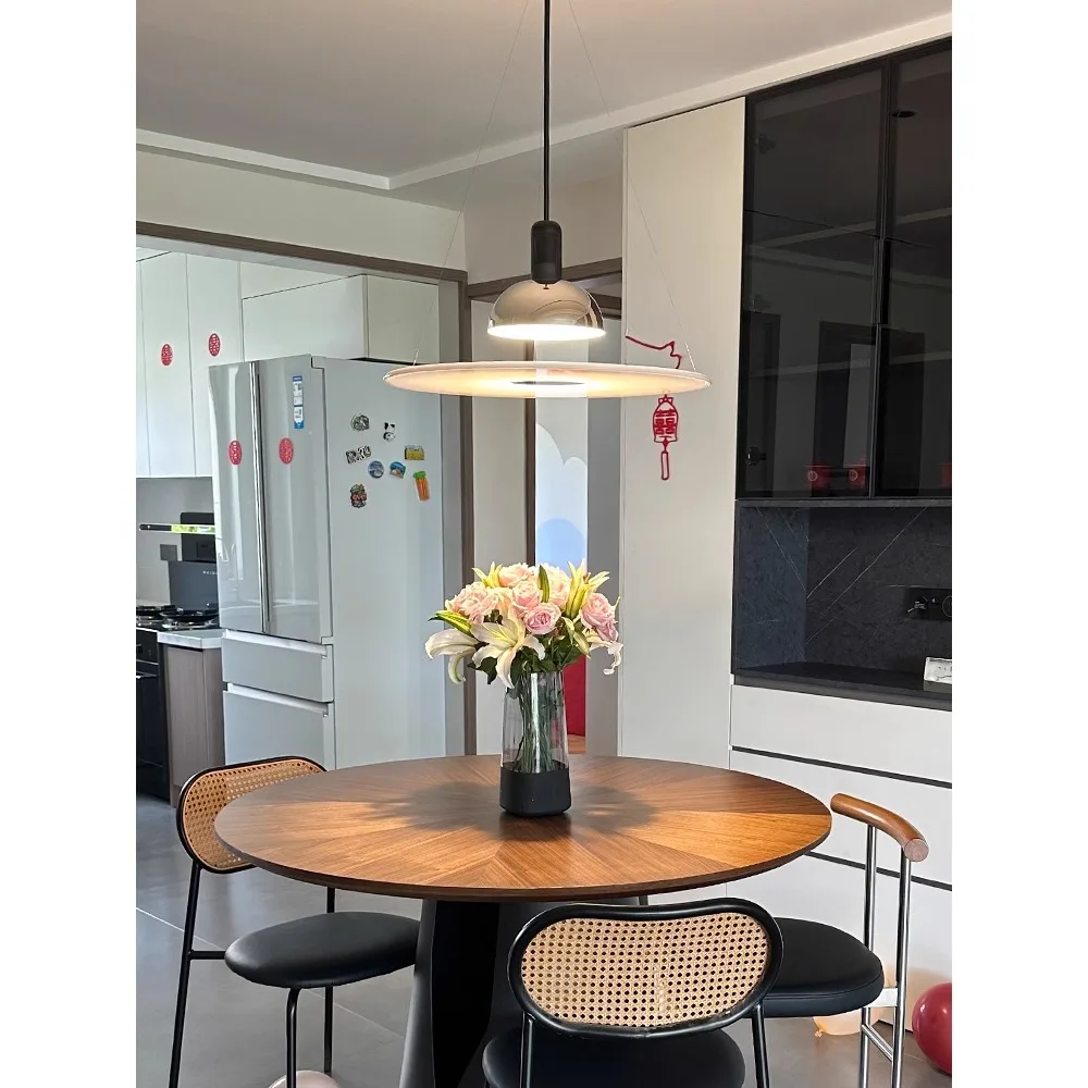 

/Restaurant table chandelier Modern simple Nordic bar UFO chandelier