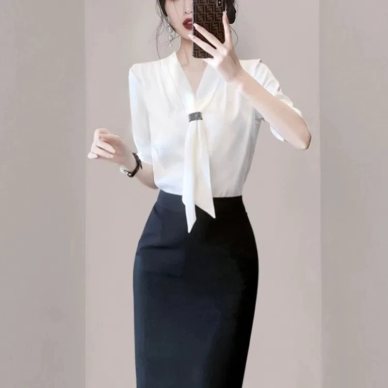 2024 Summer Women\'s Leisure Fashion Elegant Commuting V-neck with Diamond Light Luxury Professional Small Crowd Tie up Shirt Top