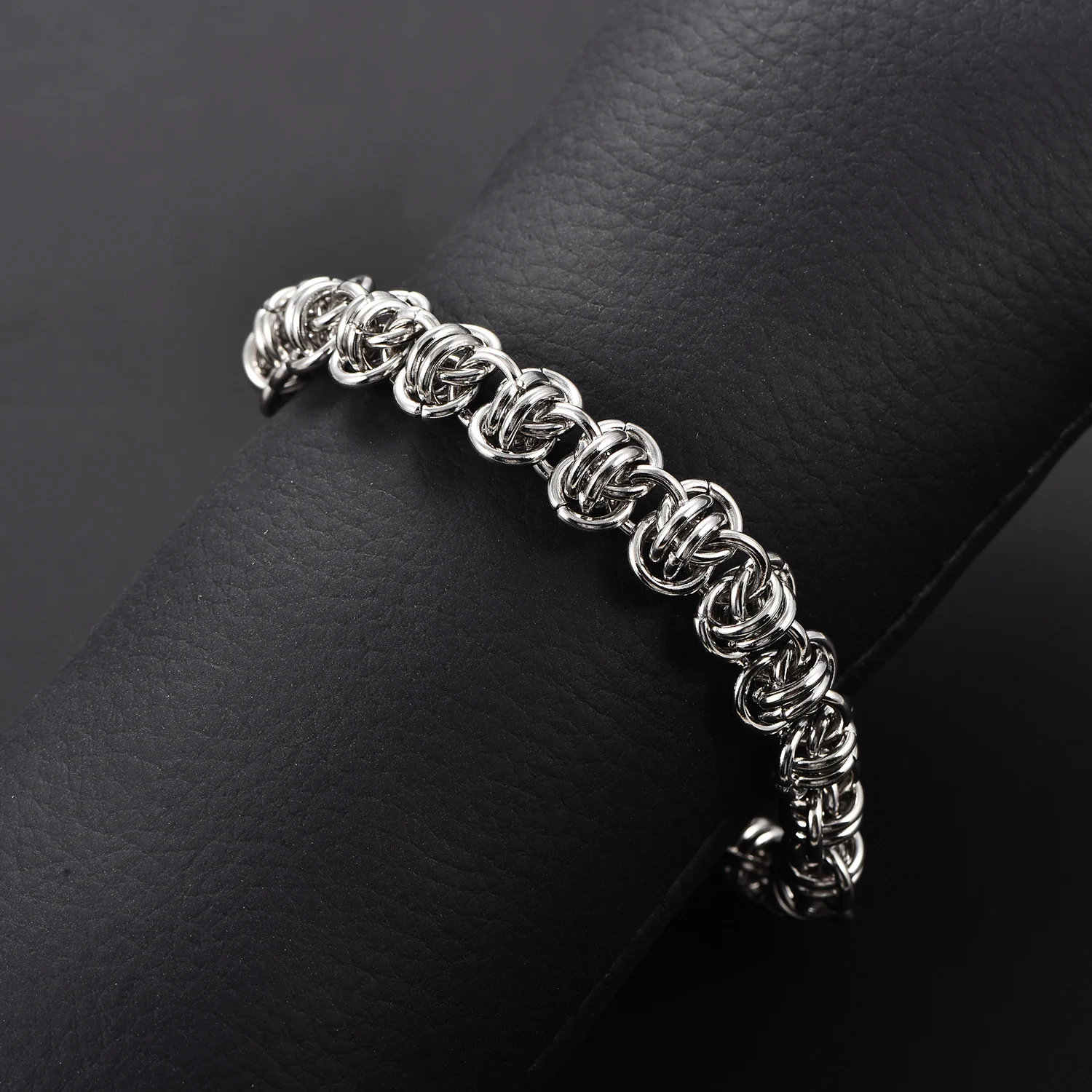 Massives Edelstahl-Punk-Armband, handgeknüpft, handgefertigtes Armband, verdrehte Gliederkette, Herrenarmband, Schmuck für Jungen – Detail 4
