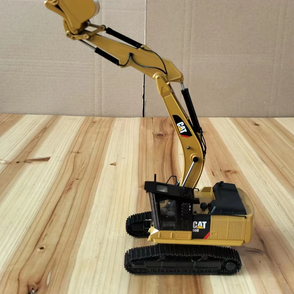 Cat 568GF Die-cast 1:50 Scale Excavator Road Construction Machine
