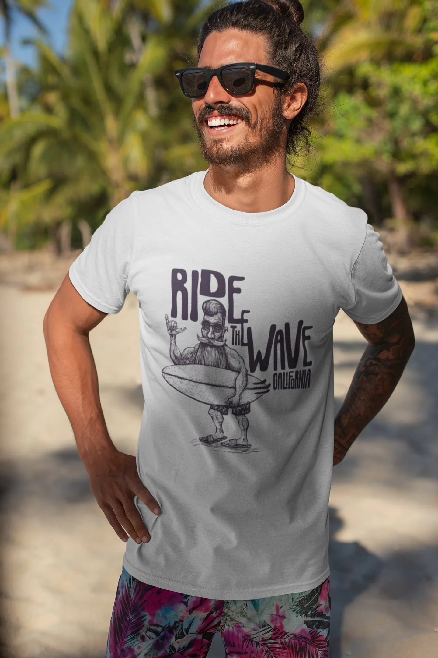 Cool men's T shirt surfer style California with surf motif casual leisure funny sustainable cotton