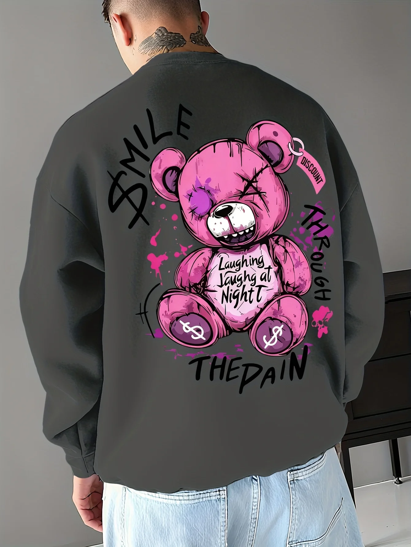 السترة الرجالية الجديدة ذات الرقبة المستديرة لربيع وخريف 2025 هي ملابس شارع غير رسمية وعصرية مع مطبوعات الدب