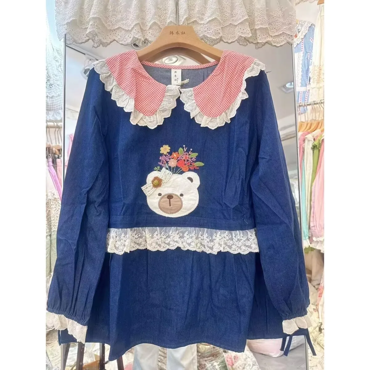 

Винтажная джинсовая синяя рубашка с вышивкой медведя, женская японская кукольная рубашка с воротником в стиле пэчворк, кавайная блузка, женские повседневные свободные топы с длинными рукавами
