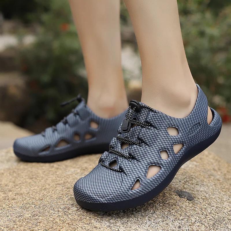 Outdoor Sandals 2025 Summer New Breathable Comfortable Casual Shoes Men's Personalized Thick Sole Mountaineering Shoes