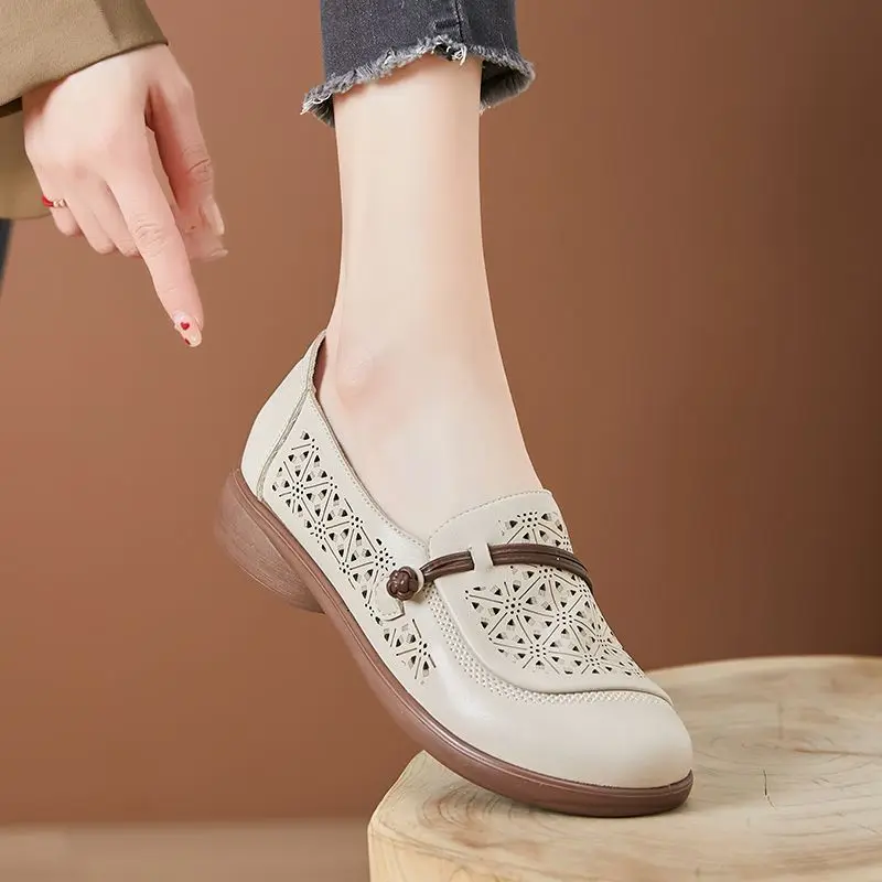 

2024 The New Flat Bottom Casual Cloth Shoes High Quality Womens Shoes Casual Sandals Fashion Autumn Mom Breathable Sandals