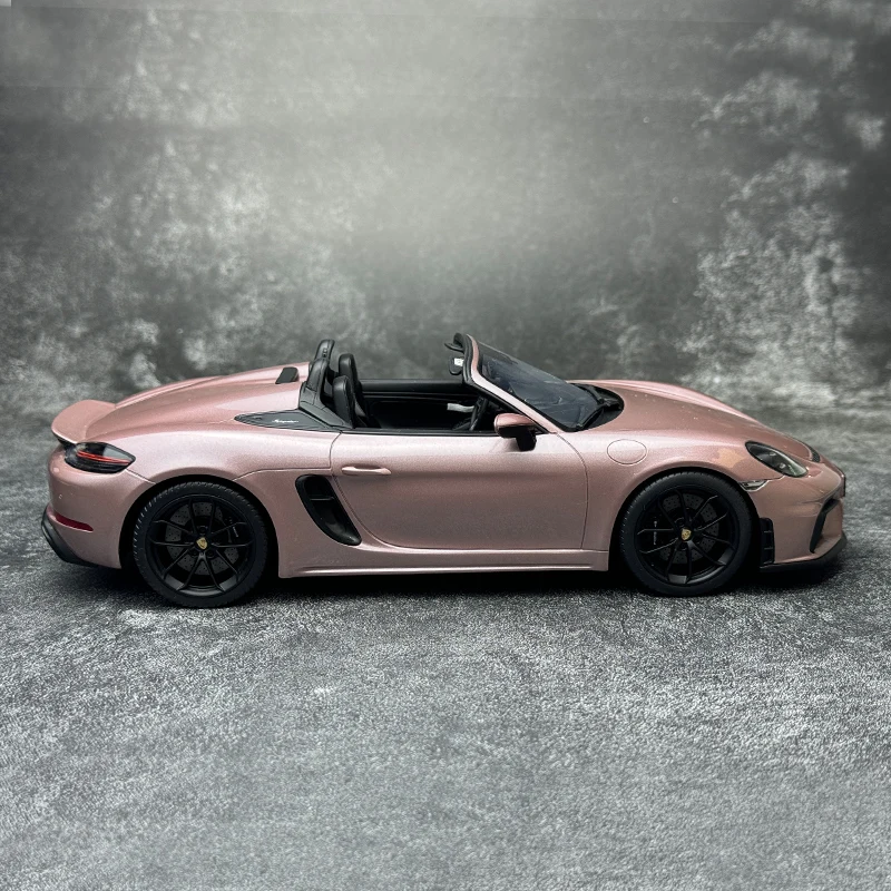 GT Spirit 1:18 PORSCHE 718 SPYDER PORSCHE Convertible resin car model Static decoration sports car Birthday gift collection