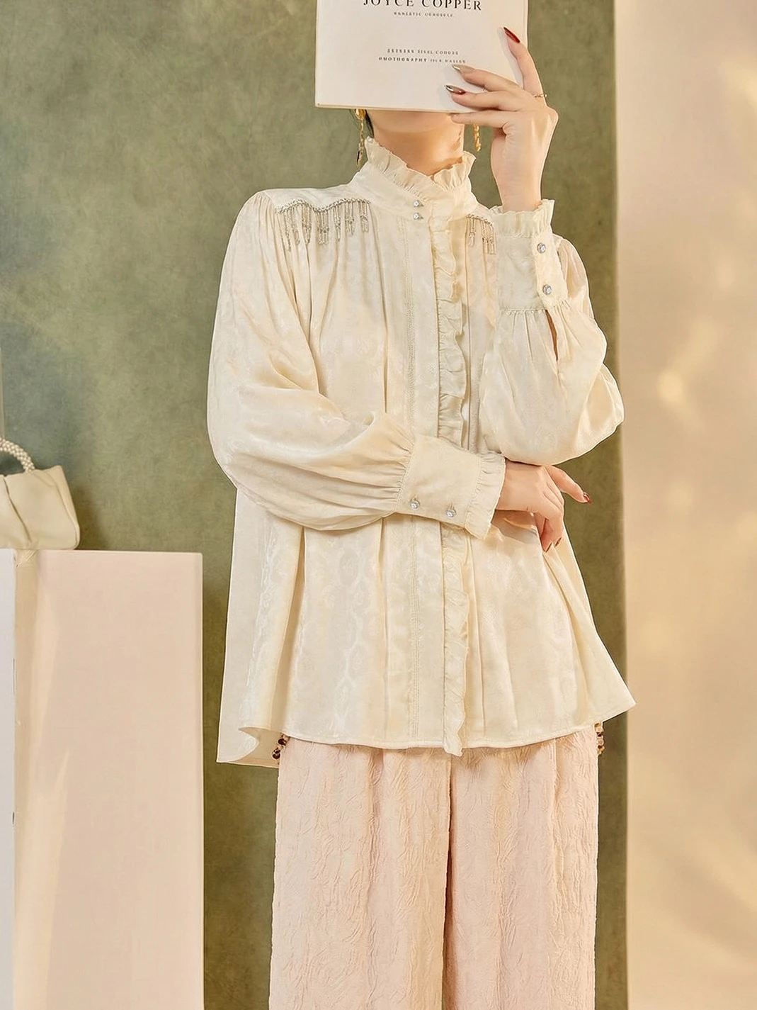 

Ele Vintage Chinese Sle Silk irt Women's Long Sve Stand Collar Midi Length with Wooden for Spring Busin