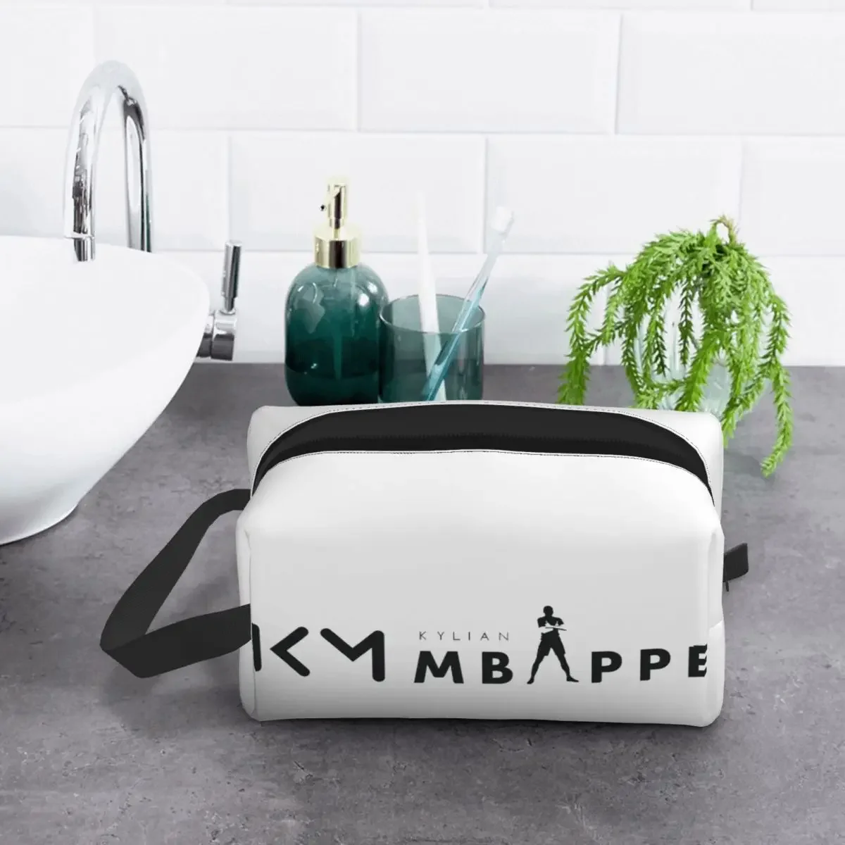 Custom Kawaii Mbappes KM borsa da toilette da viaggio per le donne borsa da trucco cosmetica da calcio Beauty Storage Dopp Kit