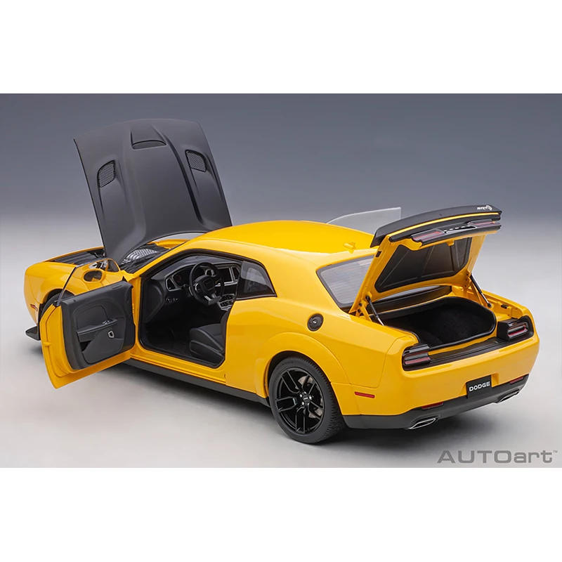 1:18 AUTOart Dodge Challenger SRT Hellcat Widebody 2018 (Destroyer Grey/Sinamon Stick/Octane Red/Yellow Jacket) Alloy Car Model